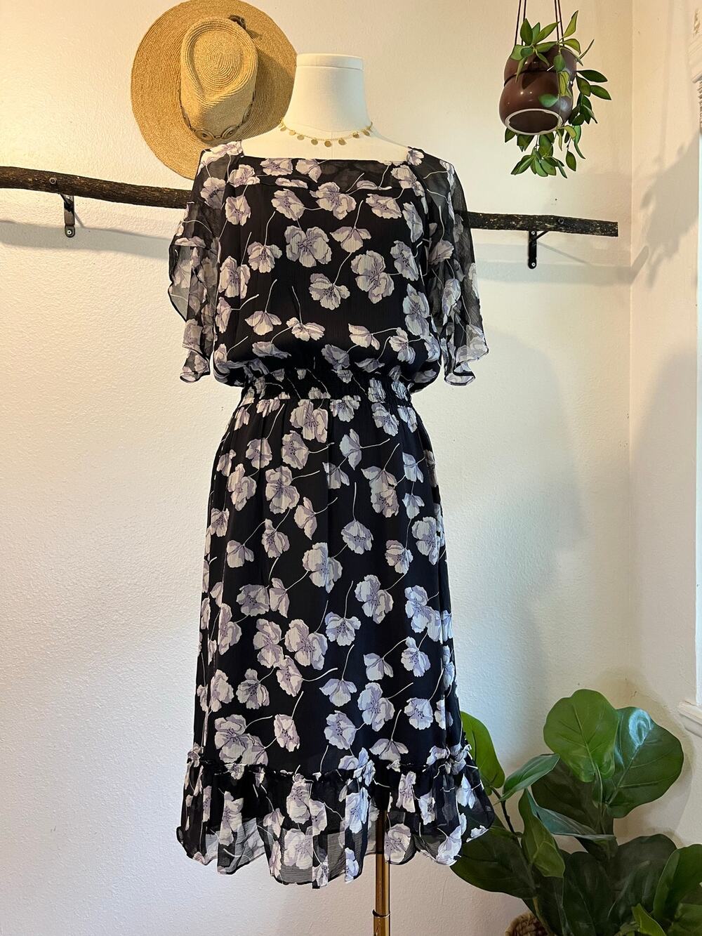 Sundance Black Purple Poppy Floral 100% Silk Short Sleeve Dress Size Medium